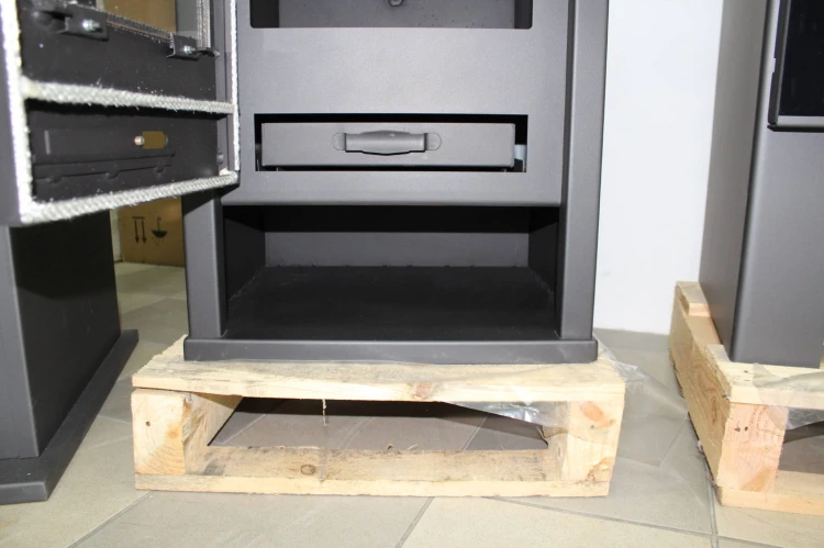 PIEC-Z-PLASZCZEM-WODNYM-NA-DREWNO-VICTORIA-DELUXE-B-12KW-BLACHA-4-MM-ECO-MIEJSCE-DO-PRZECHOWYWANIA-DREWNA-scaled.jpg